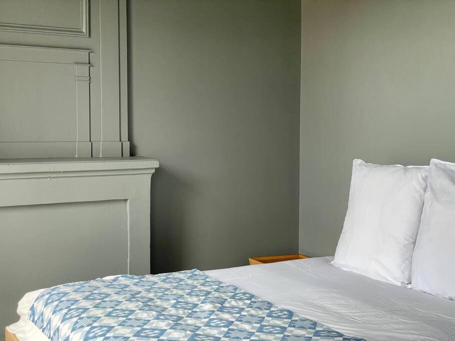 Le Liberty By Melrose Apartment